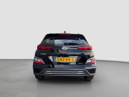 Hyundai Kona EV Comfort 39 kWh 136pk | SoH 97,9% | Camera | Carplay | Climate controle | Bestuurdersstoel in h... ActivLease financial lease