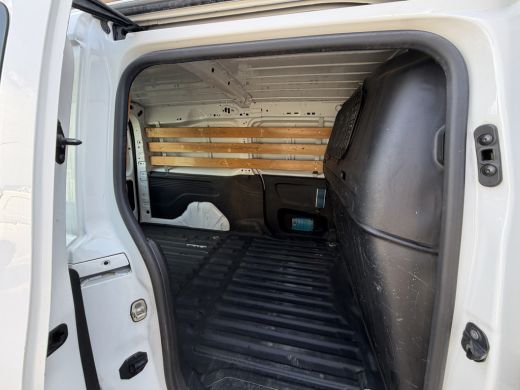 Opel Combo 1.5 BlueHDI 100 PK Euro 6 L2 H1 CarPlay/navi/cruise control/trekhaak ActivLease financial lease