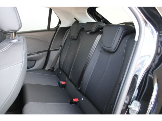 Opel Corsa 1.2 Elegance | Climate control | Parkeersensoren achter | Cruise control | 16` Lichtmetalen velgen | ActivLease financial lease