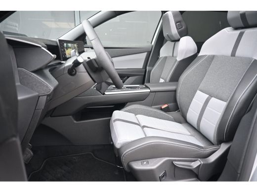 Opel Grandland Business Edition 97 kWh Long Range DEMO-DEAL! | Schuif-/Kanteldak | FOCAL | Stoel/Stuurverwarming... ActivLease financial lease