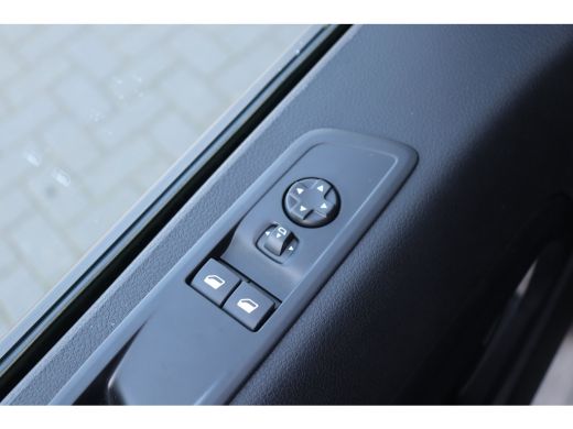 Opel Vivaro 2.0D 180PK L2H1 INNOVATION AUTOMAAT NAVI / CLIMA / FULL-LED / 17" LMV / CAMERA / 1E EIGENAAR / UN... ActivLease financial lease