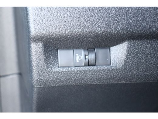 Opel Vivaro 2.0D 180PK L2H1 INNOVATION AUTOMAAT NAVI / CLIMA / FULL-LED / 17" LMV / CAMERA / 1E EIGENAAR / UN... ActivLease financial lease