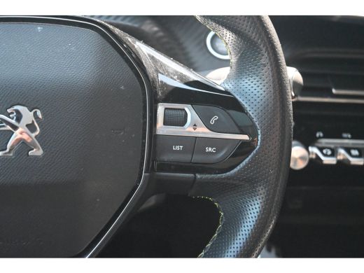 Peugeot 208 1.2 PureTech GT Pack | Panoramadak | Navigatie | Achteruitrijcamera | Adaptive Cruise | Climate C... ActivLease financial lease