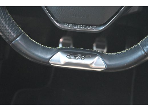 Peugeot 208 1.2 PureTech GT Pack | Panoramadak | Navigatie | Achteruitrijcamera | Adaptive Cruise | Climate C... ActivLease financial lease