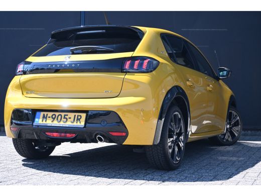 Peugeot 208 1.2 PureTech GT Pack | Panoramadak | Navigatie | Achteruitrijcamera | Adaptive Cruise | Climate C... ActivLease financial lease