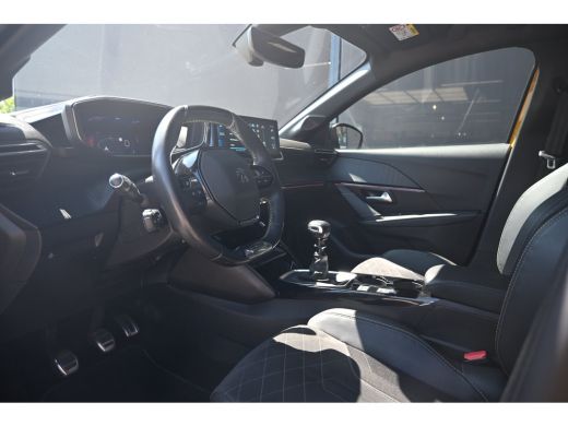 Peugeot 208 1.2 PureTech GT Pack | Panoramadak | Navigatie | Achteruitrijcamera | Adaptive Cruise | Climate C... ActivLease financial lease