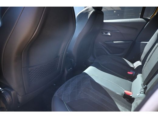 Peugeot 208 1.2 PureTech GT Pack | Panoramadak | Navigatie | Achteruitrijcamera | Adaptive Cruise | Climate C... ActivLease financial lease