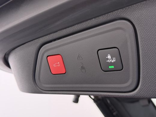 Peugeot 3008 1.6 HYbrid 225 GT BLACK PACK | RIJKLAARPRIJS incl. 12mnd BOVAG ActivLease financial lease