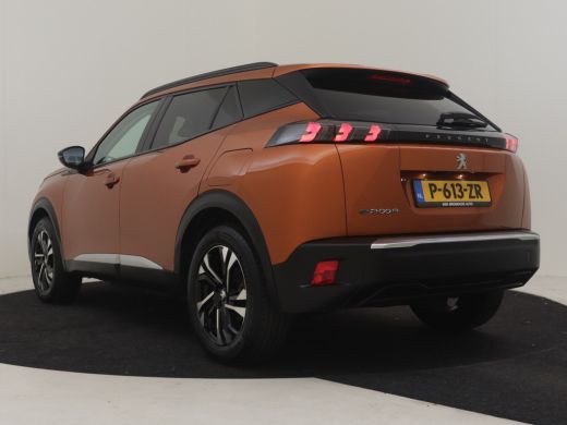 Peugeot e-2008 EV Allure Pack 50 kWh 136PK | Achteruitrijcamera | Navigatie | Apple carplay Android auto | Clima... ActivLease financial lease