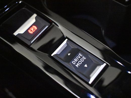 Peugeot e-2008 EV Allure Pack 50 kWh 136PK | Achteruitrijcamera | Navigatie | Apple carplay Android auto | Clima... ActivLease financial lease