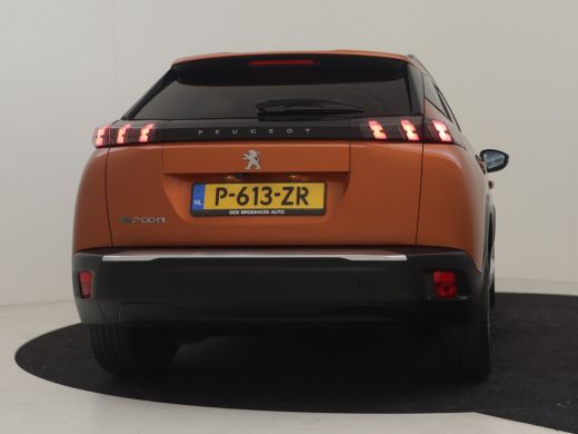 Peugeot e-2008 EV Allure Pack 50 kWh 136PK | Achteruitrijcamera | Navigatie | Apple carplay Android auto | Clima... ActivLease financial lease