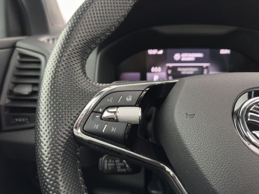 Skoda Karoq 1.5 TSI ACT Sportline Business (INCL-BTW) Aut. *PANO | DIGI-COCKPIT | FULL-LED | ADAPTIVE-CRUISE ... ActivLease financial lease