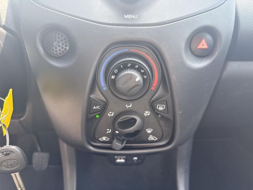 Toyota Aygo 1.0 VVT-i x-fun | Airco | NAP | Dealer onderhouden ActivLease financial lease