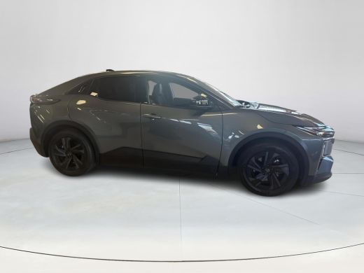 Toyota C-HR+ First Edition 77 kWh **MINERAL METALLIC/ ELEKTRISCH/ NIEUWE AUTO** ActivLease financial lease