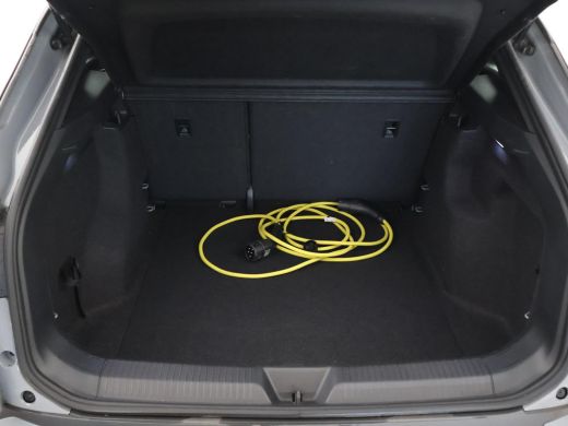Volkswagen ID.4 PRO 77 kWh 204 PK MOONSTONE GREY + CAMERA | ADAPTIVE CRUISE | SFEER | STOELVERWARMING ActivLease financial lease