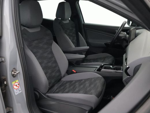 Volkswagen ID.4 PRO 77 kWh 204 PK MOONSTONE GREY + CAMERA | ADAPTIVE CRUISE | SFEER | STOELVERWARMING ActivLease financial lease