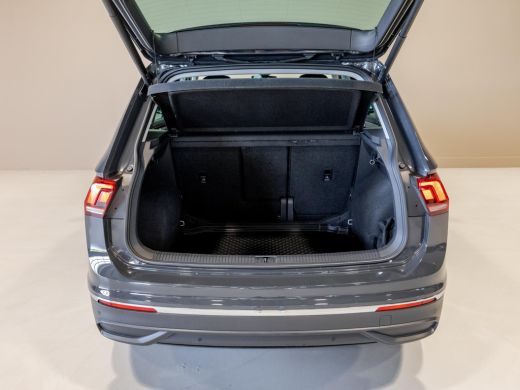 Volkswagen Tiguan 1.5 TSI Life Business / 150pk / Achteruitrij camera / Stoel en stuur verwarming / ActivLease financial lease