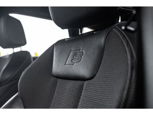 Audi A4 Avant 35 TFSI S edition Competition ActivLease financial lease