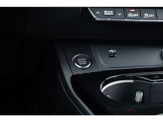 Audi A4 Avant 35 TFSI S edition Competition ActivLease financial lease