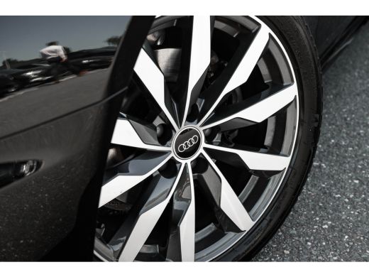 Audi A4 Avant 35 TFSI S edition Competition ActivLease financial lease