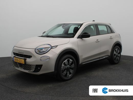 Fiat 600 1.2 Hybrid Urban | Automaat | Camera | Navi | Cruise | Clima | PDC V+A | 17" LMV | Carplay | ActivLease financial lease