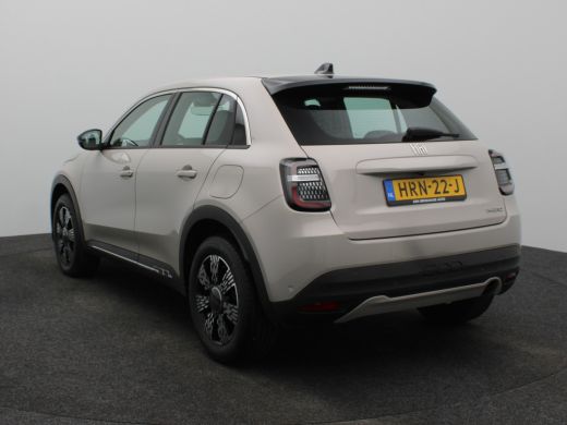 Fiat 600 1.2 Hybrid Urban | Automaat | Camera | Navi | Cruise | Clima | PDC V+A | 17" LMV | Carplay | ActivLease financial lease