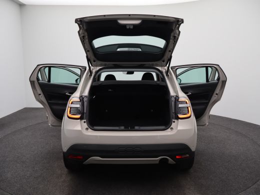 Fiat 600 1.2 Hybrid Urban | Automaat | Camera | Navi | Cruise | Clima | PDC V+A | 17" LMV | Carplay | ActivLease financial lease