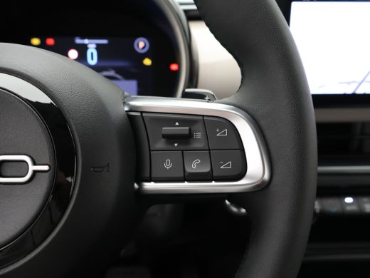 Fiat 600 1.2 Hybrid Urban | Automaat | Camera | Navi | Cruise | Clima | PDC V+A | 17" LMV | Carplay | ActivLease financial lease