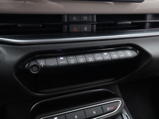 Fiat 600 1.2 Hybrid Urban | Automaat | Camera | Navi | Cruise | Clima | PDC V+A | 17" LMV | Carplay | ActivLease financial lease