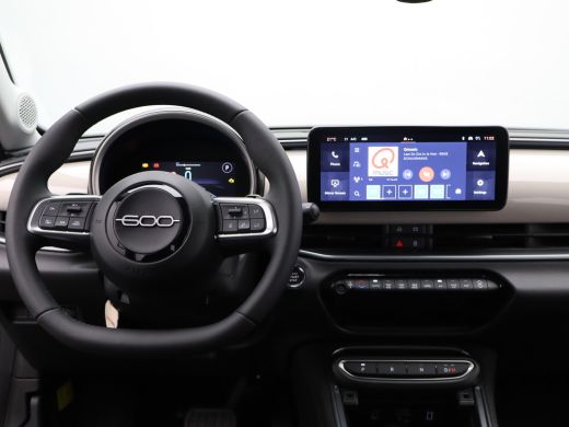 Fiat 600 1.2 Hybrid Urban | Automaat | Camera | Navi | Cruise | Clima | PDC V+A | 17" LMV | Carplay | ActivLease financial lease