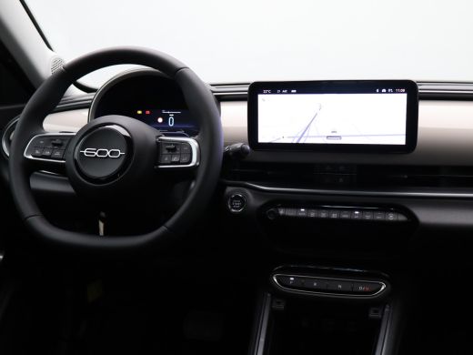 Fiat 600 1.2 Hybrid Urban | Automaat | Camera | Navi | Cruise | Clima | PDC V+A | 17" LMV | Carplay | ActivLease financial lease