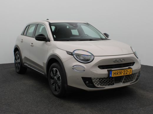 Fiat 600 1.2 Hybrid Urban | Automaat | Camera | Navi | Cruise | Clima | PDC V+A | 17" LMV | Carplay | ActivLease financial lease