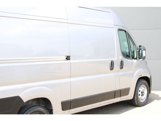 Fiat Ducato 2.2 MultiJet 180pk S&S L2H2 3.5t | Automaat | Navigatie | Camera | Climate control | Parkeersenso... ActivLease financial lease