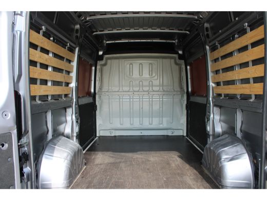 Fiat Ducato 2.2 MultiJet 180pk S&S L2H2 3.5t | Automaat | Navigatie | Camera | Climate control | Parkeersenso... ActivLease financial lease