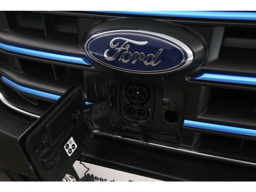 Ford E-Transit L3H3 68 kWh 184PK | Snelladen | SOH 95% | Clima | Camera | Cruise | 3 Zits | Carplay ActivLease financial lease