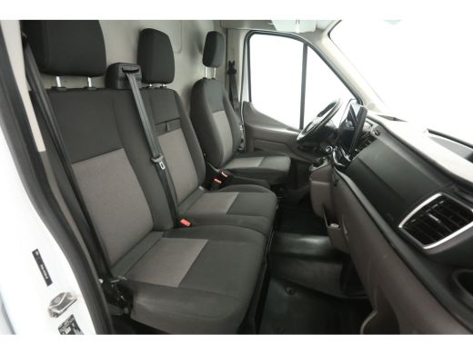 Ford E-Transit L3H3 68 kWh 184PK | Snelladen | SOH 95% | Clima | Camera | Cruise | 3 Zits | Carplay ActivLease financial lease