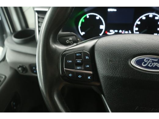 Ford E-Transit L3H3 68 kWh 184PK | Snelladen | SOH 95% | Clima | Camera | Cruise | 3 Zits | Carplay ActivLease financial lease