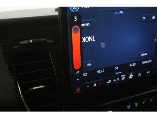 Ford E-Transit L3H3 68 kWh 184PK | Snelladen | SOH 95% | Clima | Camera | Cruise | 3 Zits | Carplay ActivLease financial lease