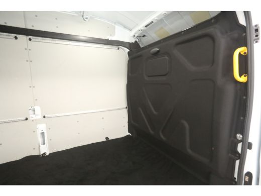 Ford E-Transit L3H3 68 kWh 184PK | Snelladen | SOH 95% | Clima | Camera | Cruise | 3 Zits | Carplay ActivLease financial lease