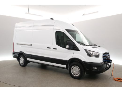 Ford E-Transit L3H3 68 kWh 184PK | Snelladen | SOH 95% | Clima | Camera | Cruise | 3 Zits | Carplay ActivLease financial lease