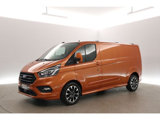Ford Transit Custom 2.0 TDCI L2H1 185PK Sport | Automaat | Airco | Cruise | Camera | 3 Zits | Carplay | Trekhaak ActivLease financial lease