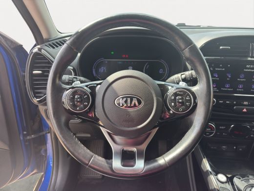 Kia e-Soul ExecutiveLine 64 kWh | Stoelverwarming + koeling | Achterbank verwarmd | Premium audio | Achterui... ActivLease financial lease