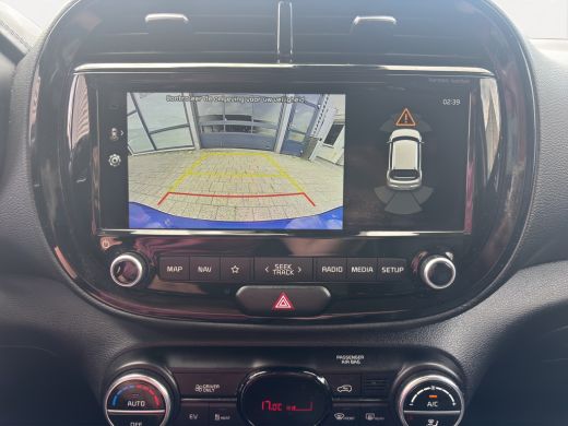 Kia e-Soul ExecutiveLine 64 kWh | Stoelverwarming + koeling | Achterbank verwarmd | Premium audio | Achterui... ActivLease financial lease