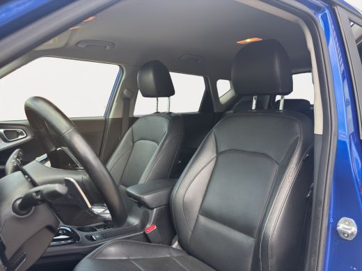 Kia e-Soul ExecutiveLine 64 kWh | Stoelverwarming + koeling | Achterbank verwarmd | Premium audio | Achterui... ActivLease financial lease