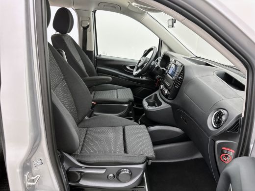 Mercedes-Benz eVito Extra Lang 66 kWh DC 5 persoons 266km WLTP Schuifdeur L+R Camera Navigatie Camera Dubbele cabine ActivLease financial lease