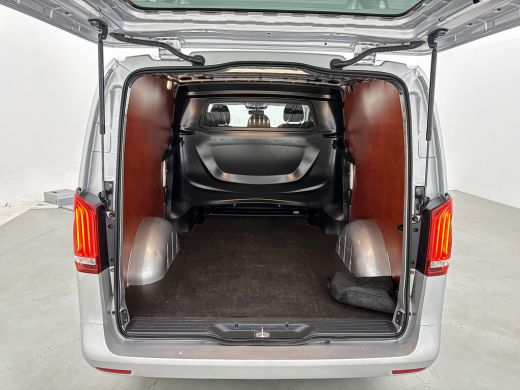 Mercedes-Benz eVito Extra Lang 66 kWh DC 5 persoons 266km WLTP Schuifdeur L+R Camera Navigatie Camera Dubbele cabine ActivLease financial lease