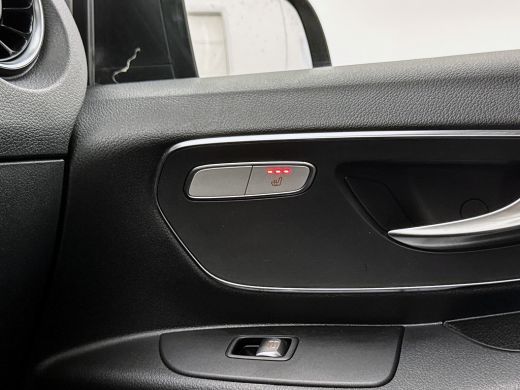 Mercedes-Benz eVito Extra Lang 66 kWh DC 5 persoons 266km WLTP Schuifdeur L+R Camera Navigatie Camera Dubbele cabine ActivLease financial lease