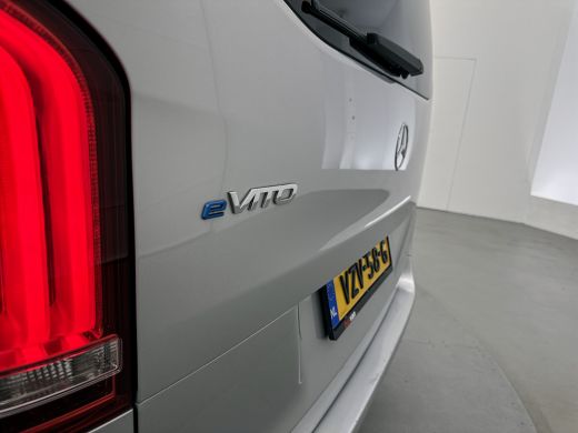 Mercedes-Benz eVito Extra Lang 66 kWh DC 5 persoons 266km WLTP Schuifdeur L+R Camera Navigatie Camera Dubbele cabine ActivLease financial lease