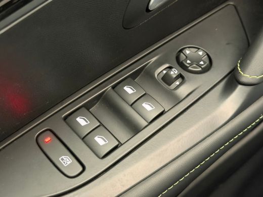 Peugeot 208 1.2 Hybrid 110 e-DCS6 GT Automaat ActivLease financial lease