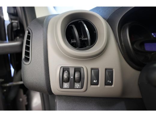 Renault Trafic 1.6 dCi T29 L2H1 LANG AIRCO TREKHAAK ActivLease financial lease
